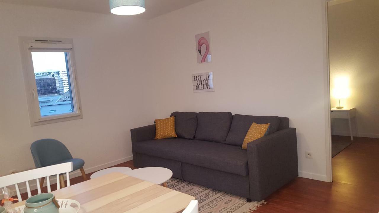 Appartement Sur L'Ile De Nantes - Place De Parking Gratuit Bagian luar foto