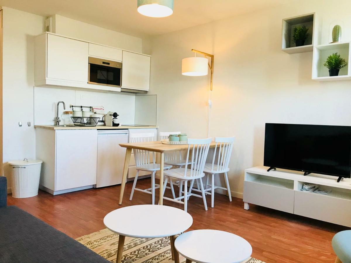 Appartement Sur L'Ile De Nantes - Place De Parking Gratuit Bagian luar foto